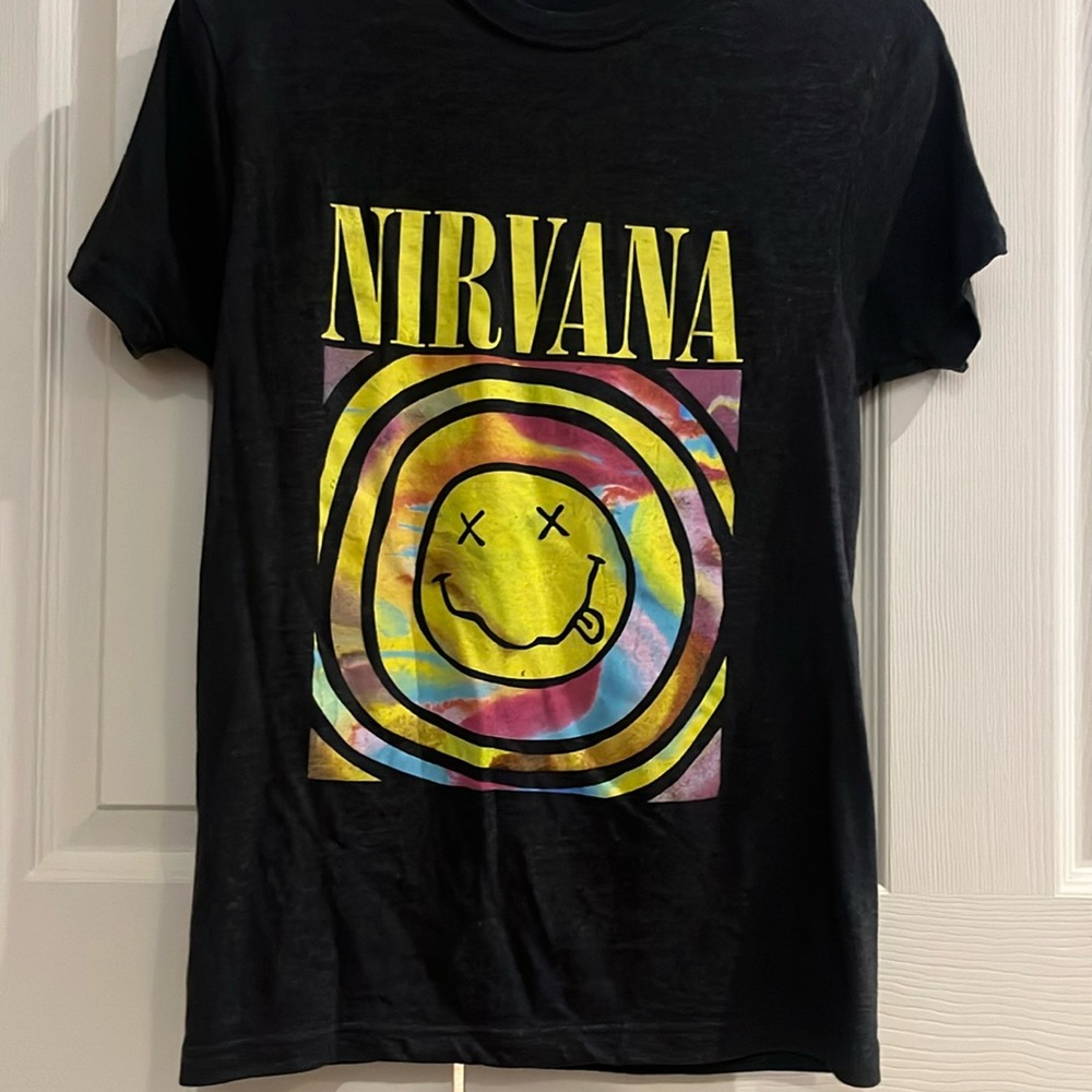 NIRVANA GRAPHIC TEE!